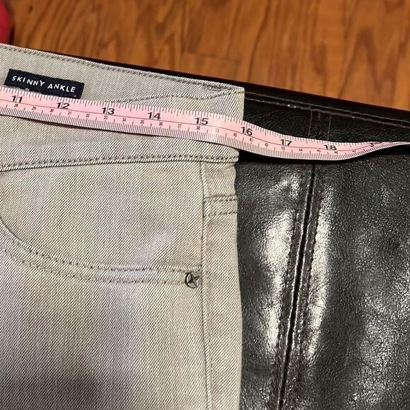 C. Wonder jeans size 29 - Picture 11 of 11